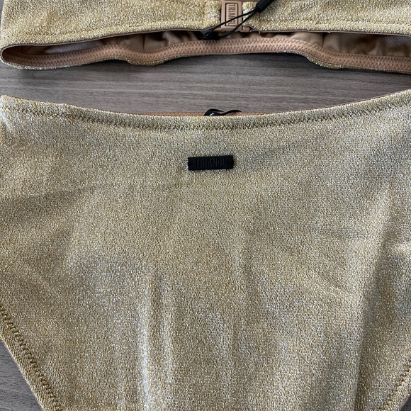 Triangl gold sparkle bikini set - Picture 5 of 6